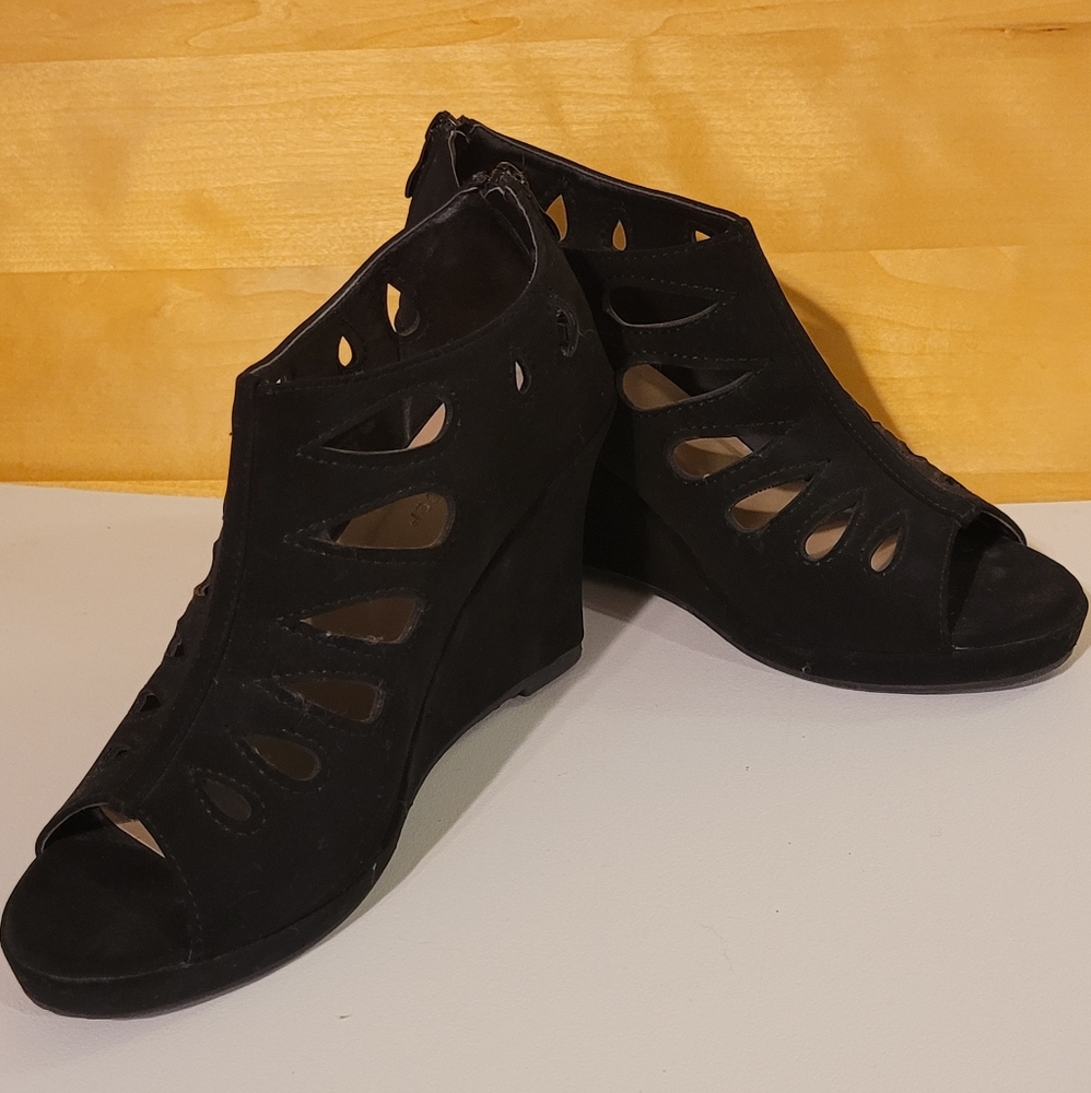 Forever 21 Wedges Sz 8.5 Black